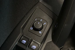 Valkoinen Volkswagen Tiguan 2018 kuva 23.
