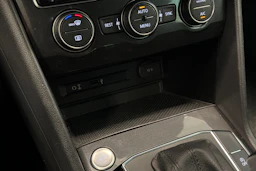 Valkoinen Volkswagen Tiguan 2018 kuva 25.