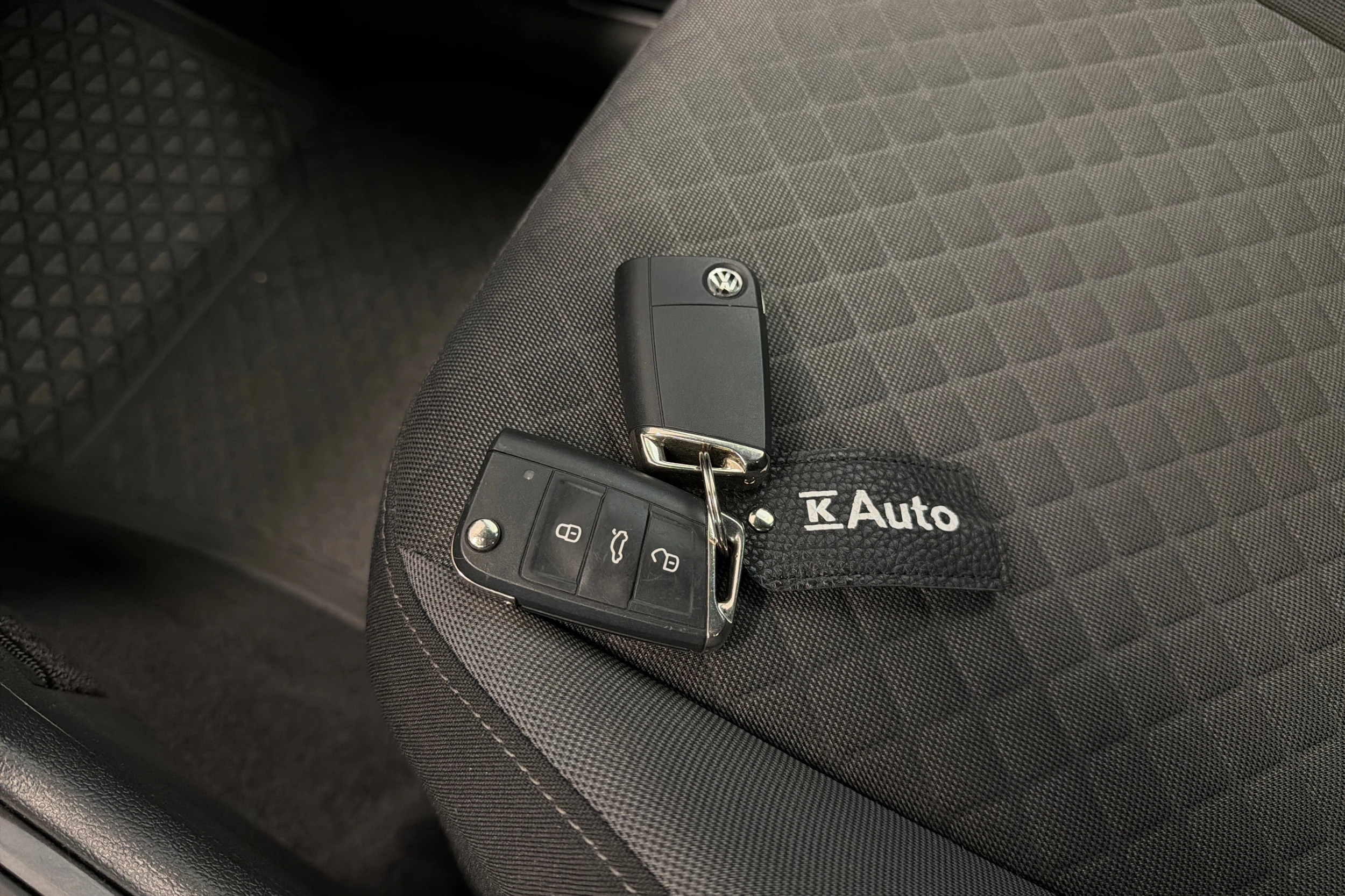 Valkoinen Volkswagen Tiguan 2018 kuva 35.