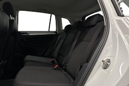 valkoinen Volkswagen Tiguan 2018 kuva 10.