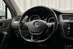 valkoinen Volkswagen Tiguan 2018 kuva 16.