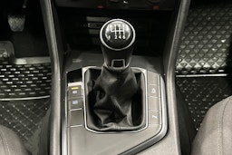valkoinen Volkswagen Tiguan 2018 kuva 17.