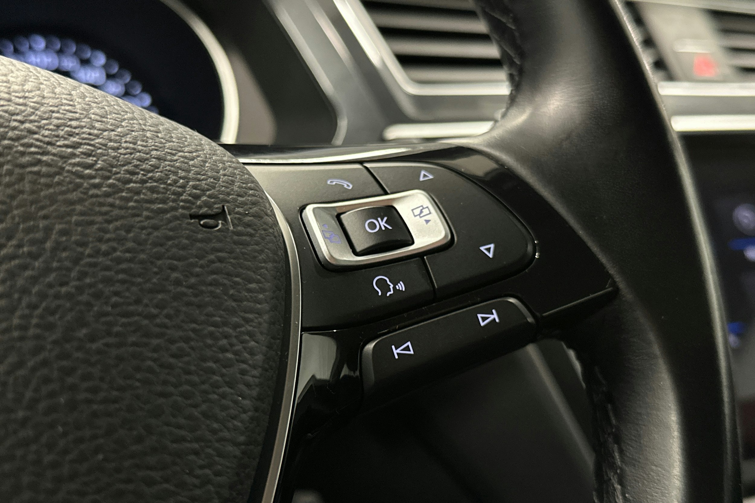 valkoinen Volkswagen Tiguan 2018 kuva 20.