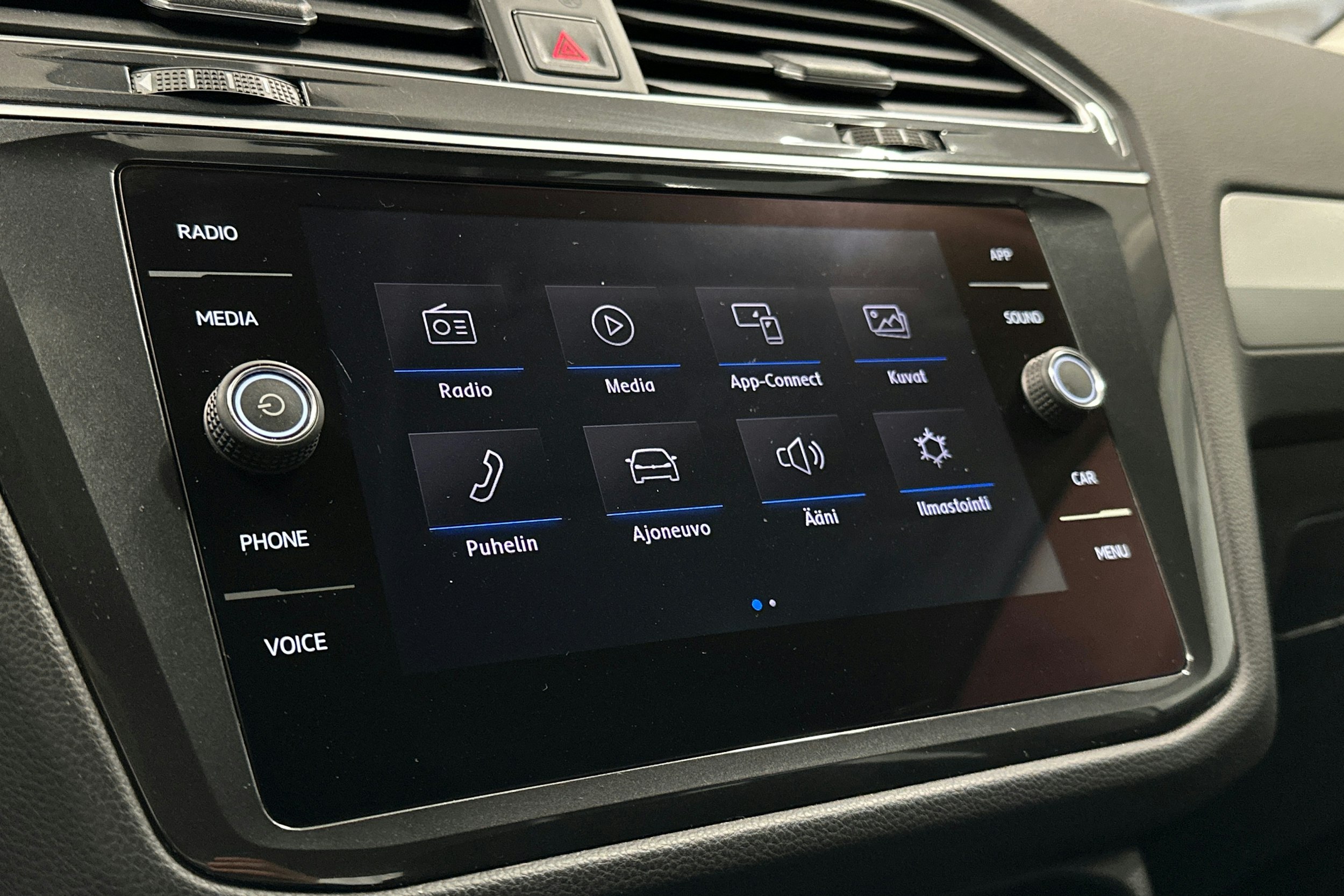 valkoinen Volkswagen Tiguan 2018 kuva 22.