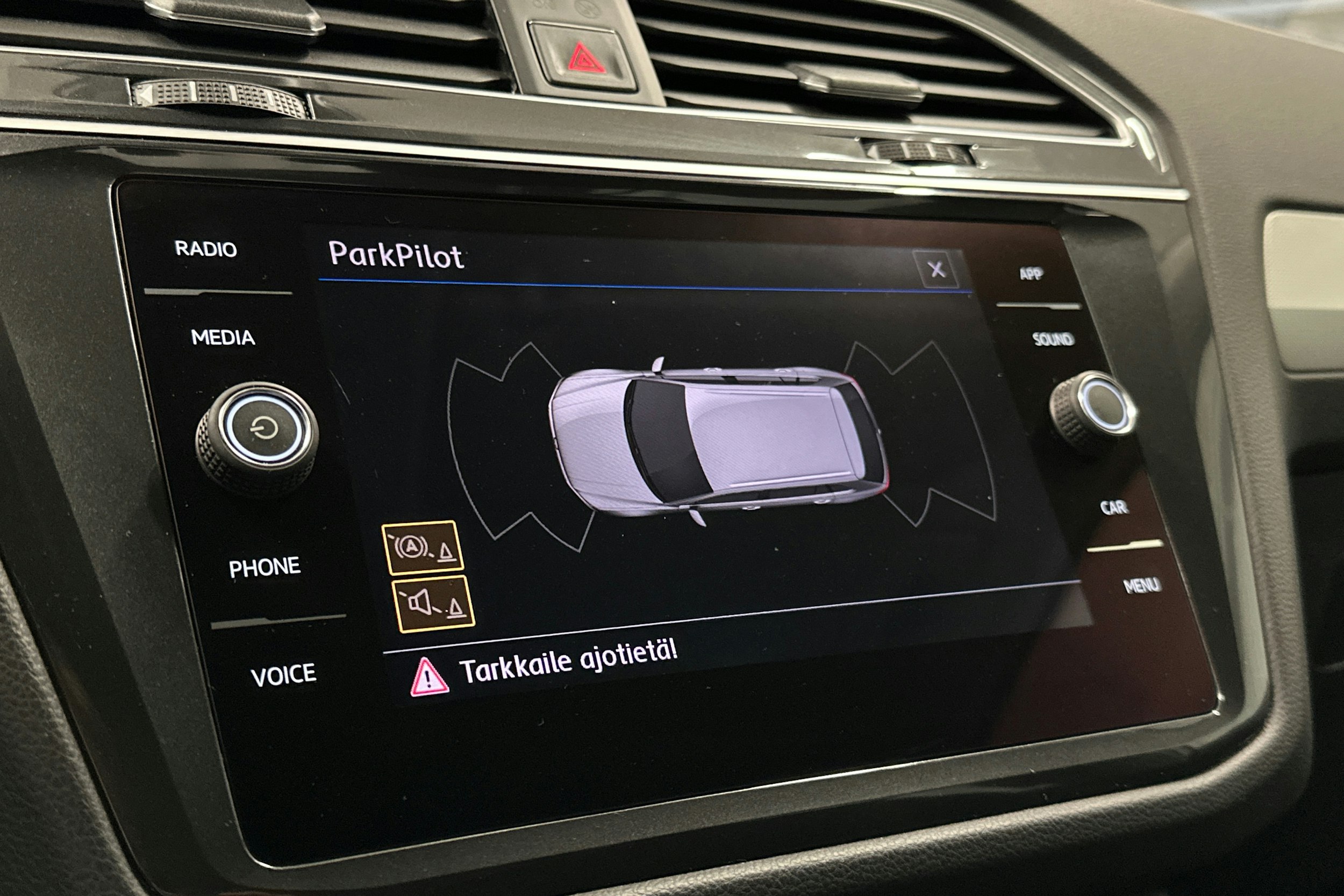 valkoinen Volkswagen Tiguan 2018 kuva 23.