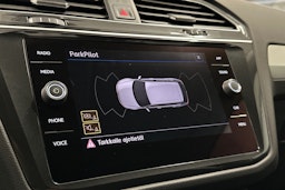 valkoinen Volkswagen Tiguan 2018 kuva 23.