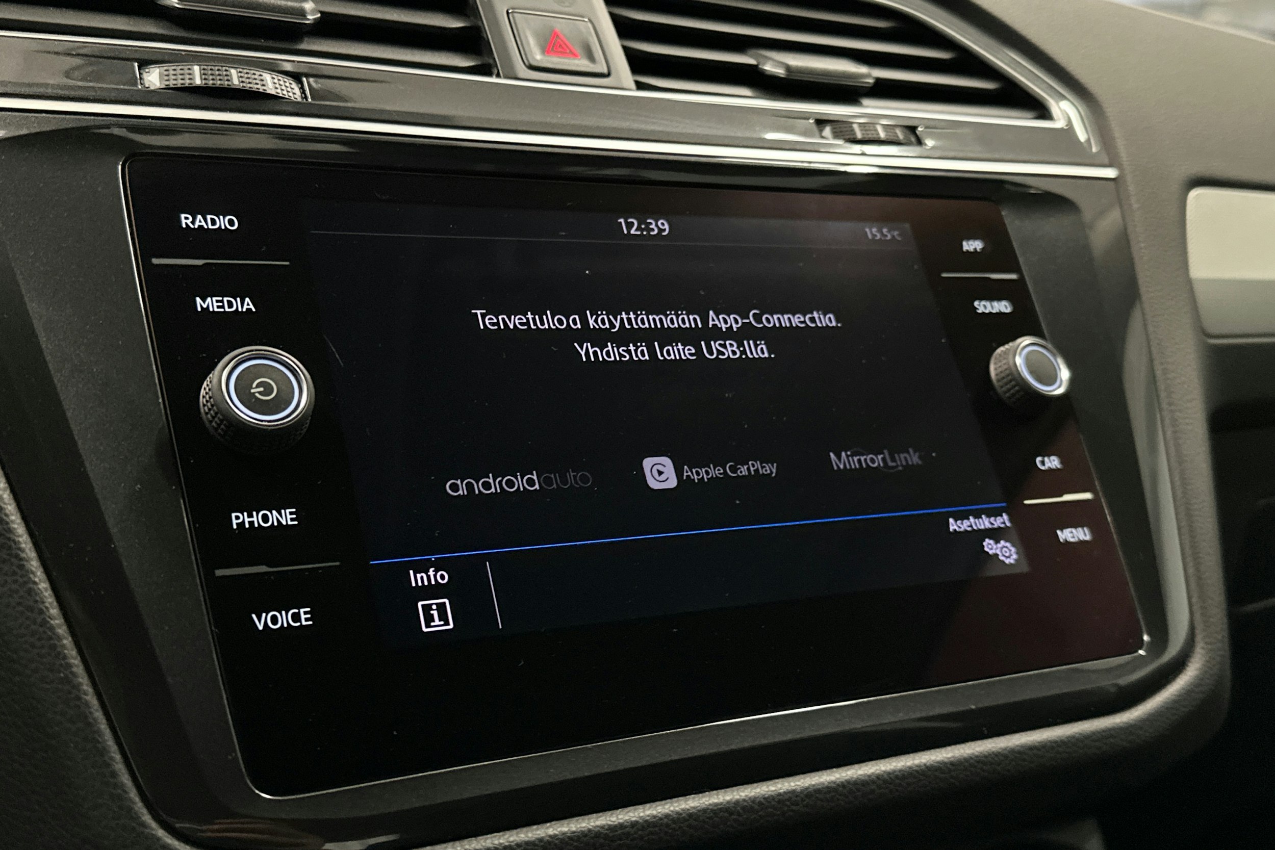 valkoinen Volkswagen Tiguan 2018 kuva 24.
