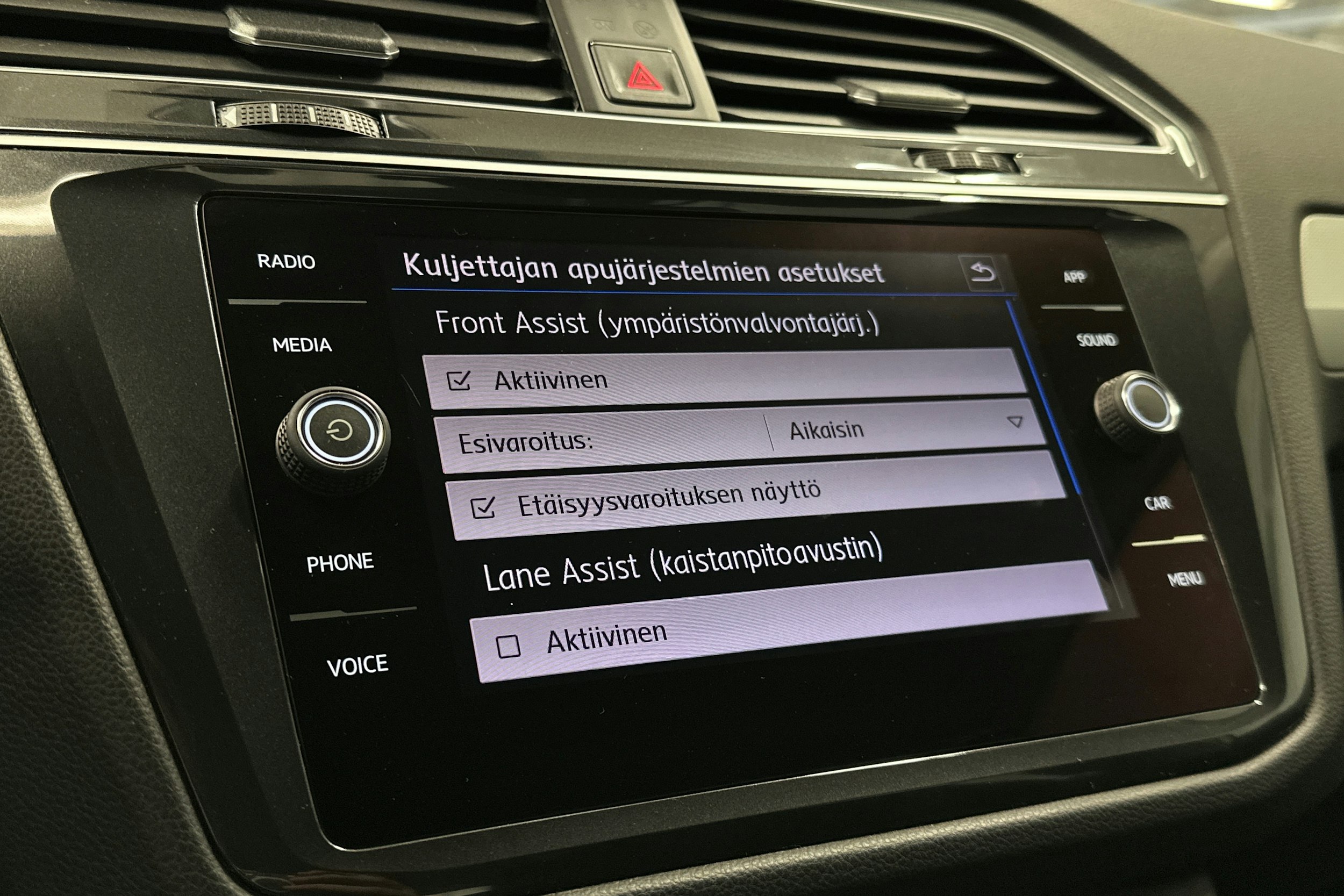 valkoinen Volkswagen Tiguan 2018 kuva 26.