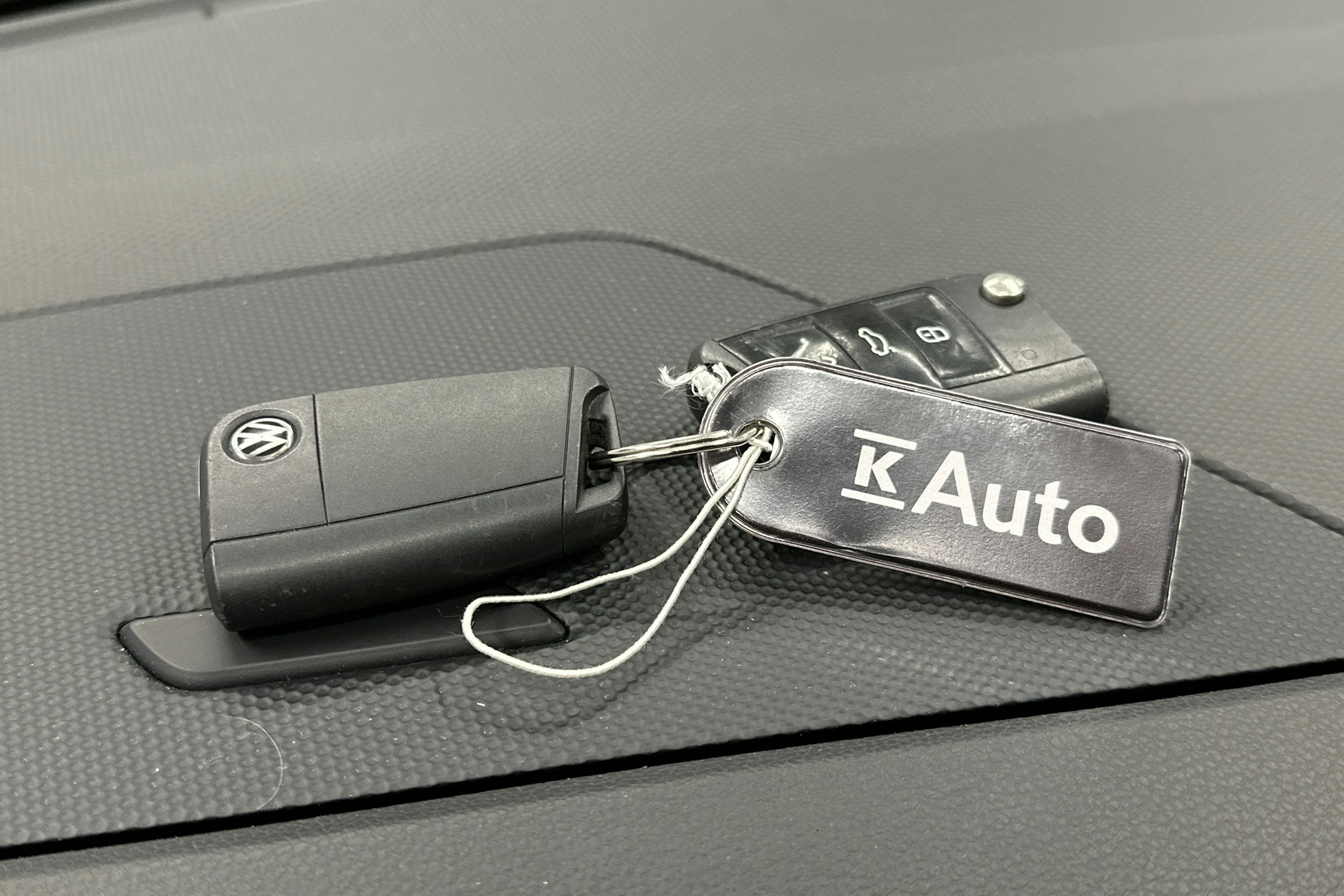 valkoinen Volkswagen Tiguan 2018 kuva 27.