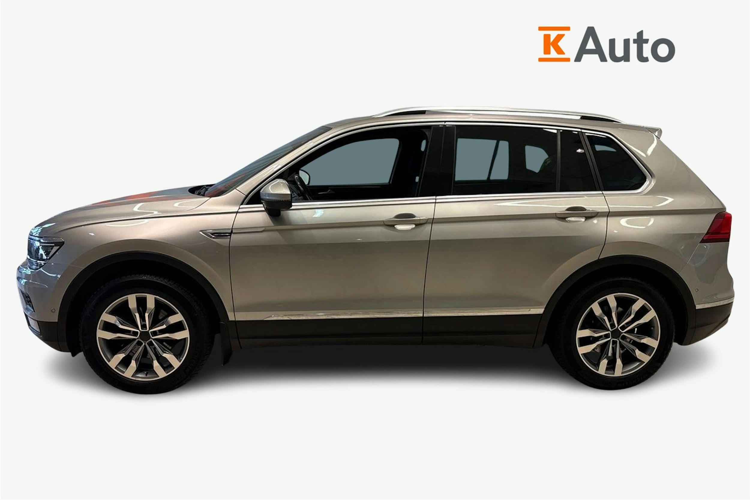 Harmaa Volkswagen Tiguan 2018 kuva 6.