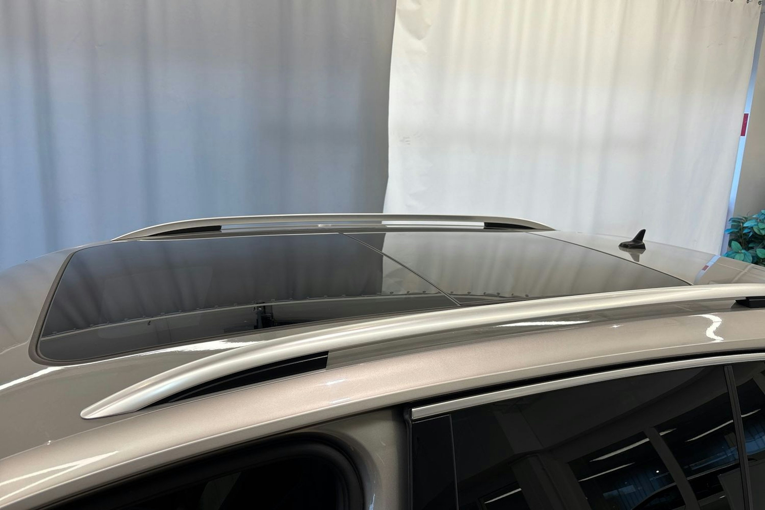 Harmaa Volkswagen Tiguan 2018 kuva 16.