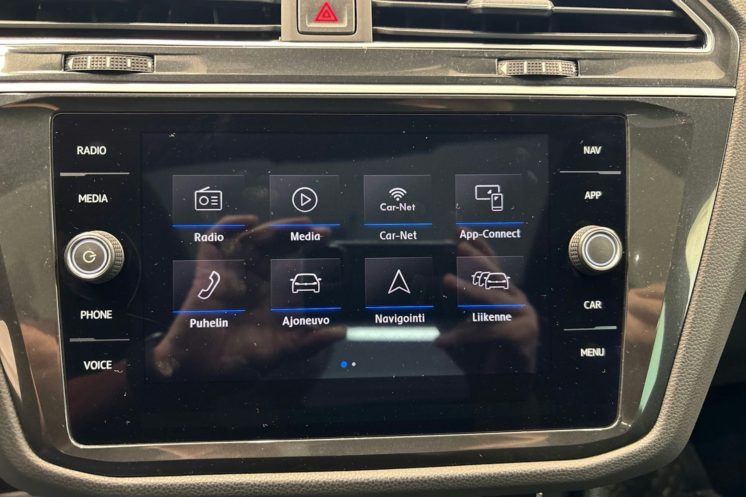 Harmaa Volkswagen Tiguan 2018 kuva 21.
