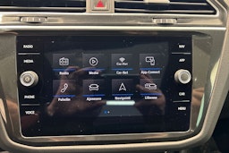 Harmaa Volkswagen Tiguan 2018 kuva 21.