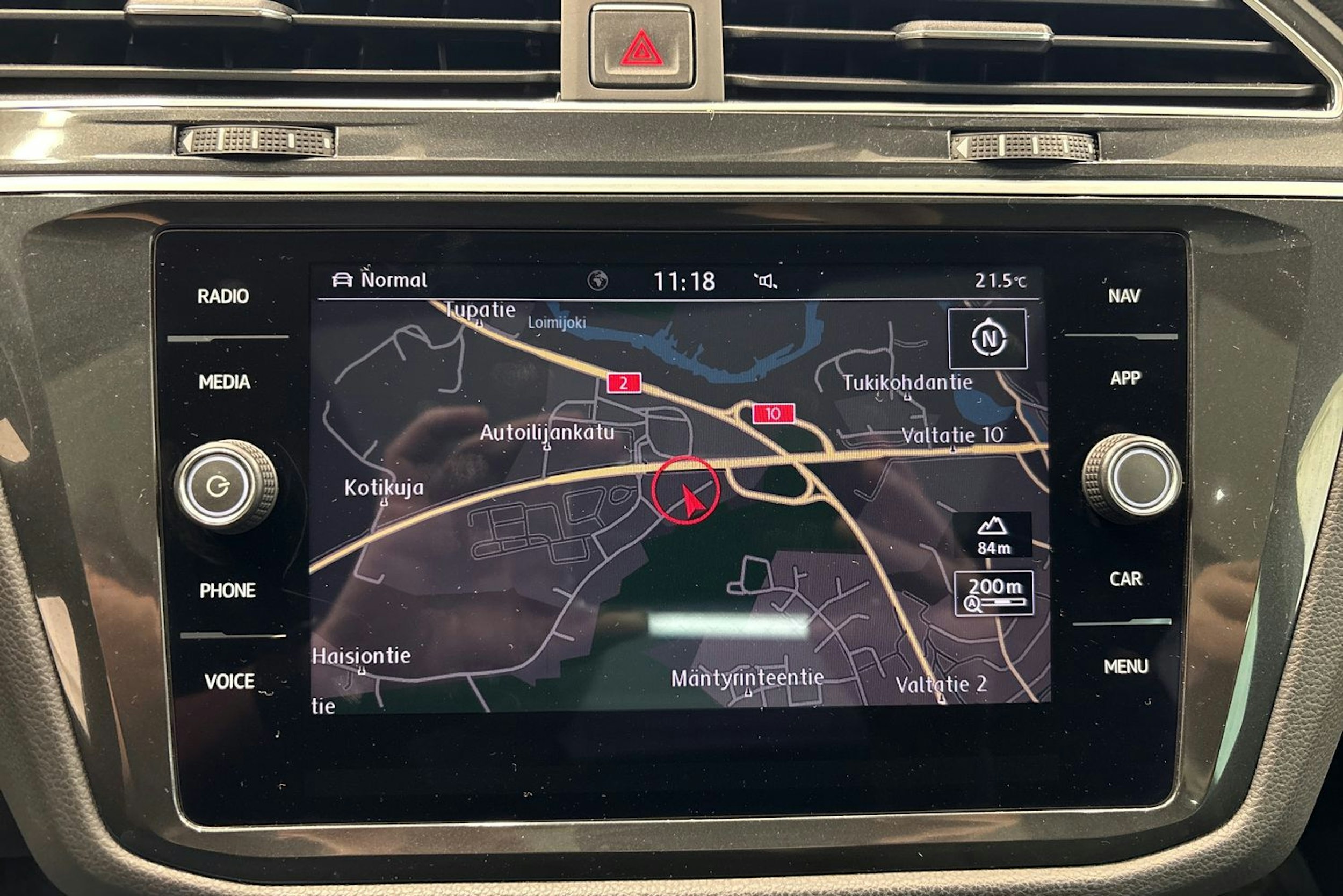 Harmaa Volkswagen Tiguan 2018 kuva 22.