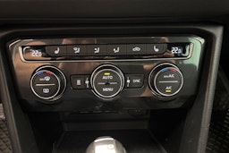 Harmaa Volkswagen Tiguan 2018 kuva 24.