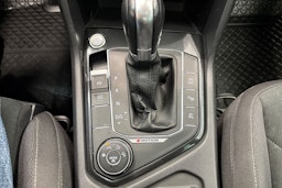 Harmaa Volkswagen Tiguan 2018 kuva 25.