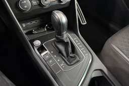 Punainen Volkswagen Tiguan 2018 kuva 17.