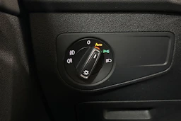 Punainen Volkswagen Tiguan 2018 kuva 18.