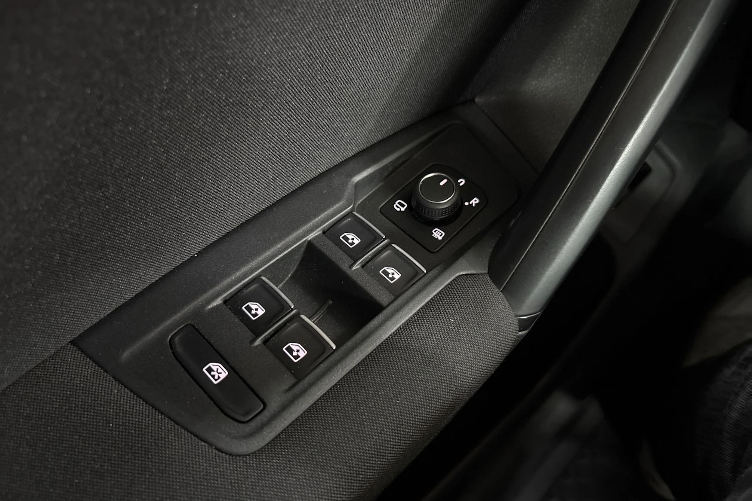 Punainen Volkswagen Tiguan 2018 kuva 19.