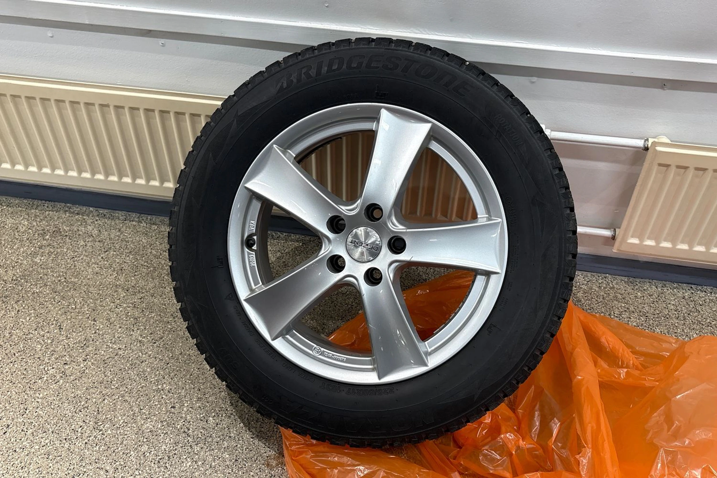 Punainen Volkswagen Tiguan 2018 kuva 24.