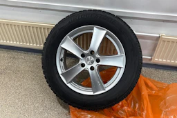 Punainen Volkswagen Tiguan 2018 kuva 24.