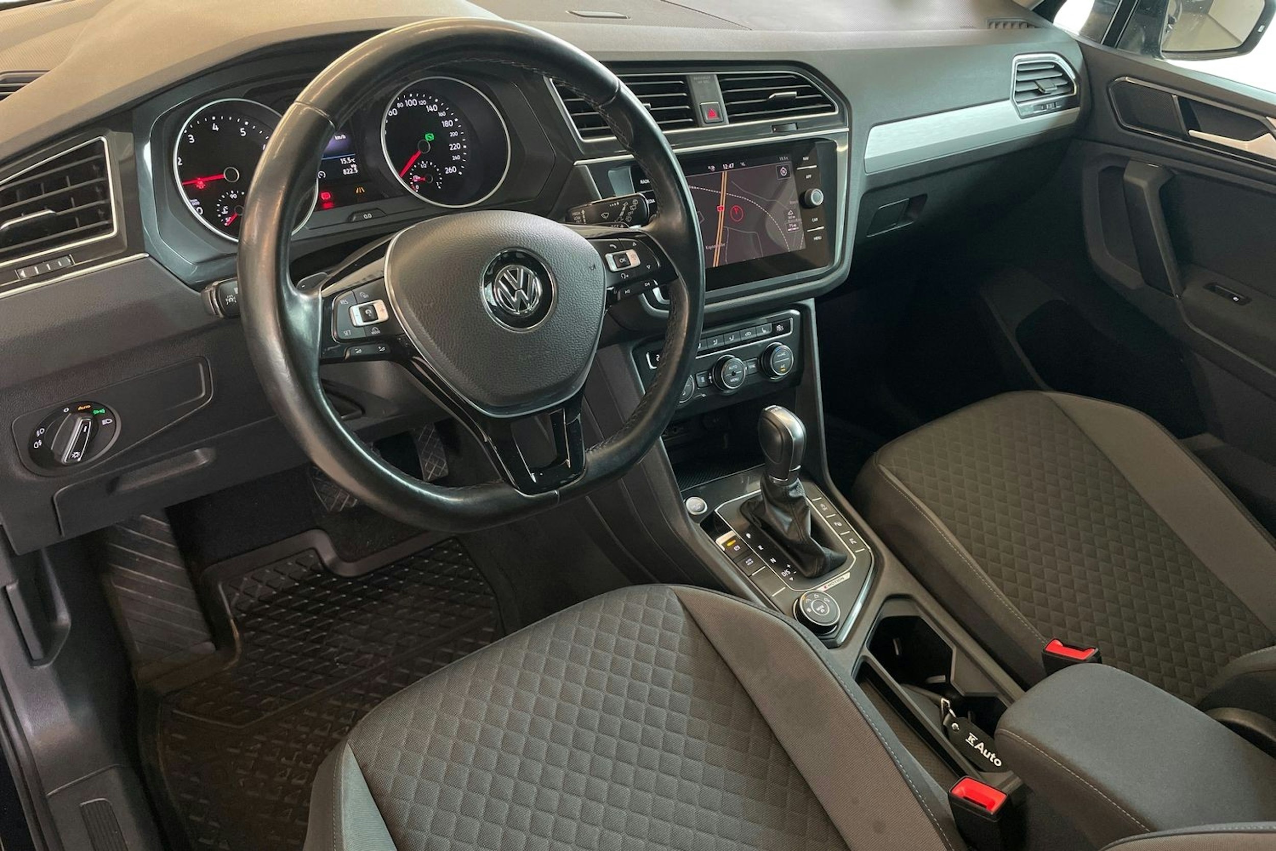 musta Volkswagen Tiguan 2018 kuva 7.