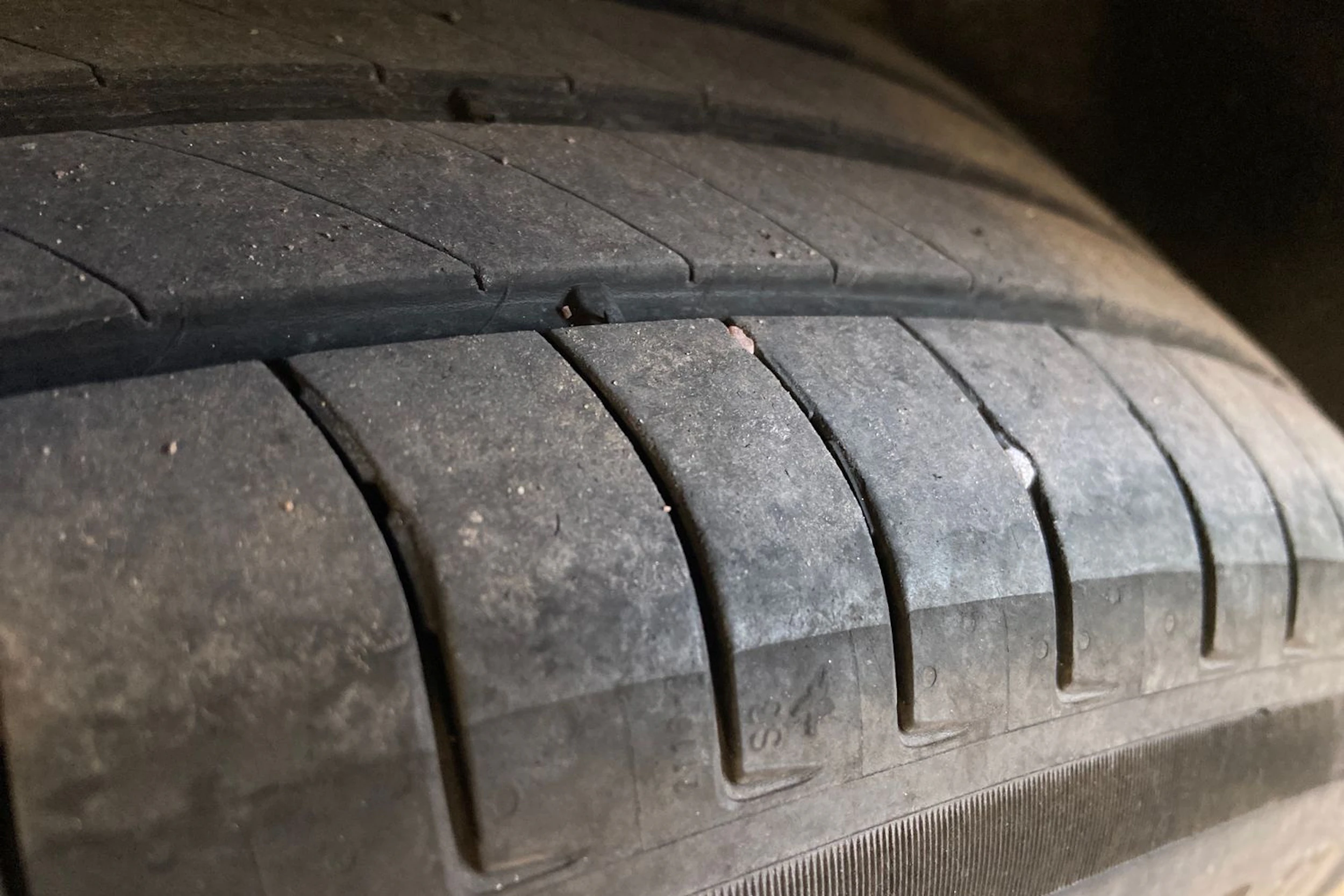 ruskea (beige) Volkswagen Tiguan 2018 kuva 13.