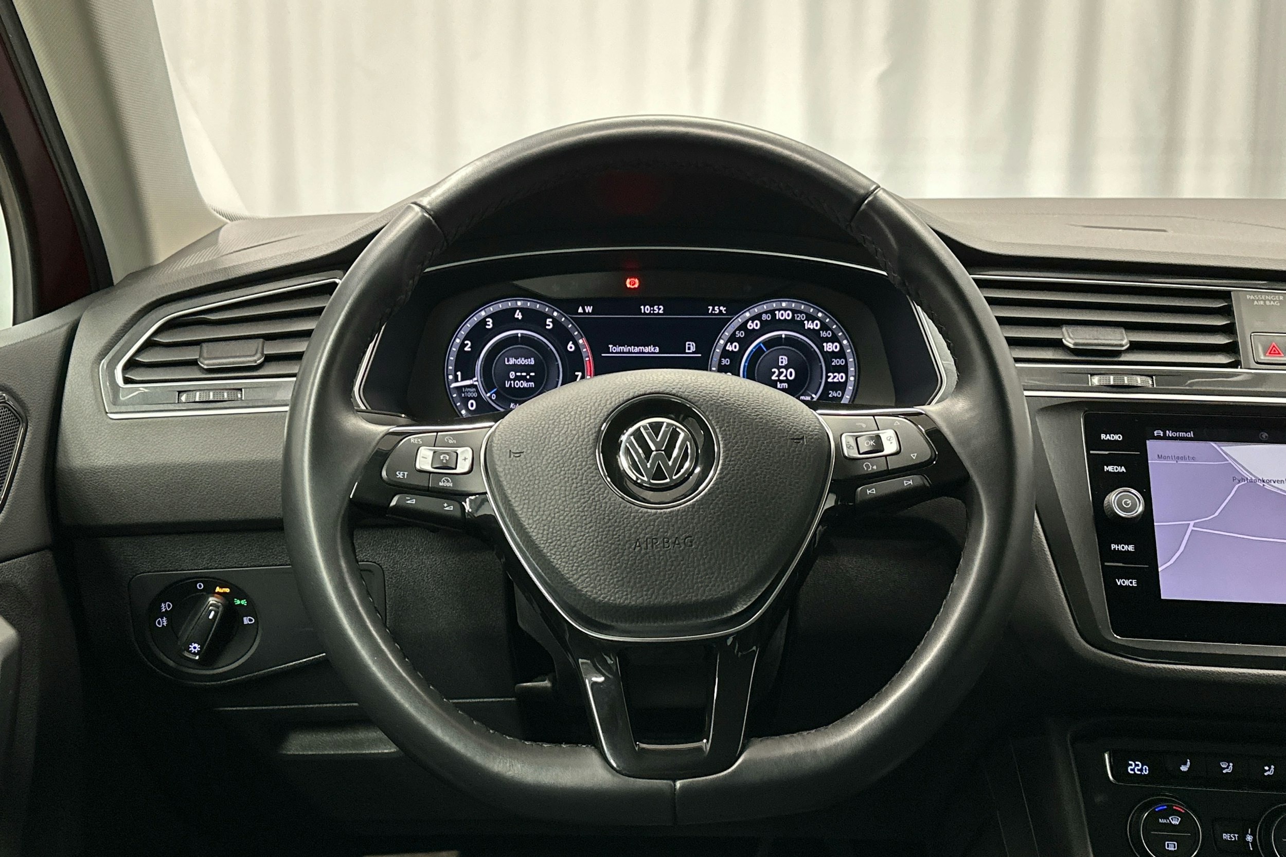 punainen Volkswagen Tiguan 2018 kuva 9.