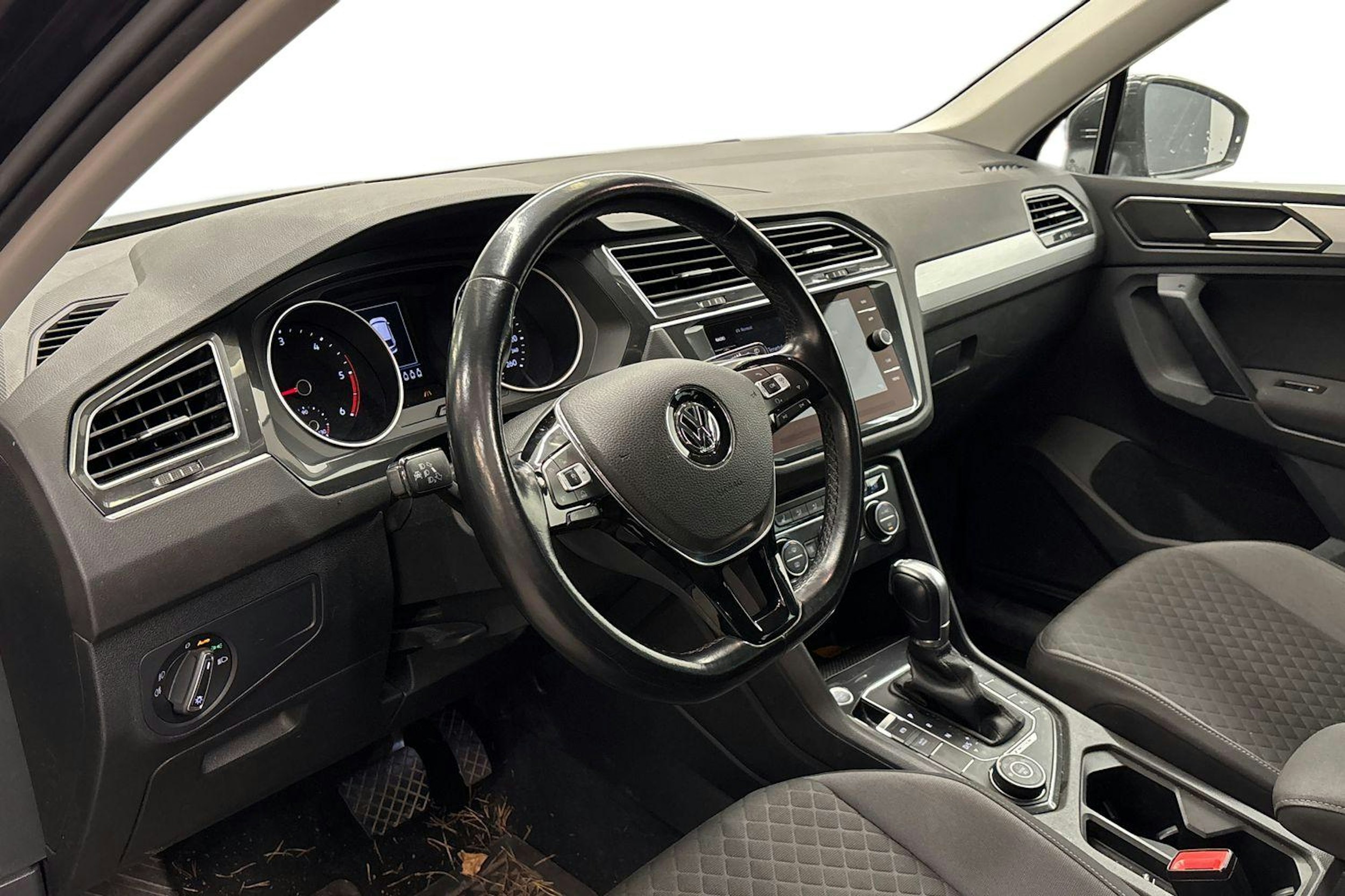 musta Volkswagen Tiguan 2018 kuva 3.