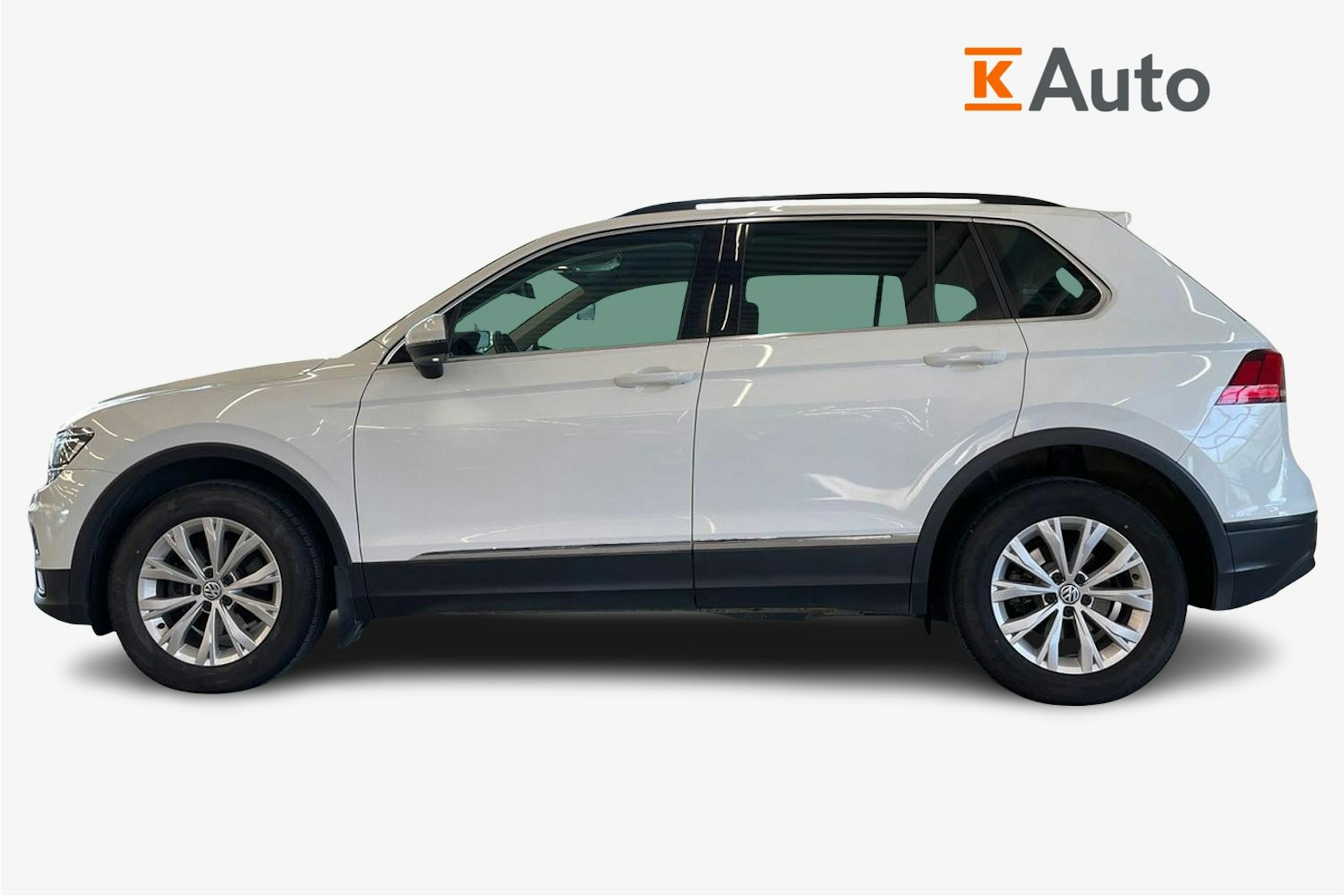 valkoinen Volkswagen Tiguan 2018 kuva 6.
