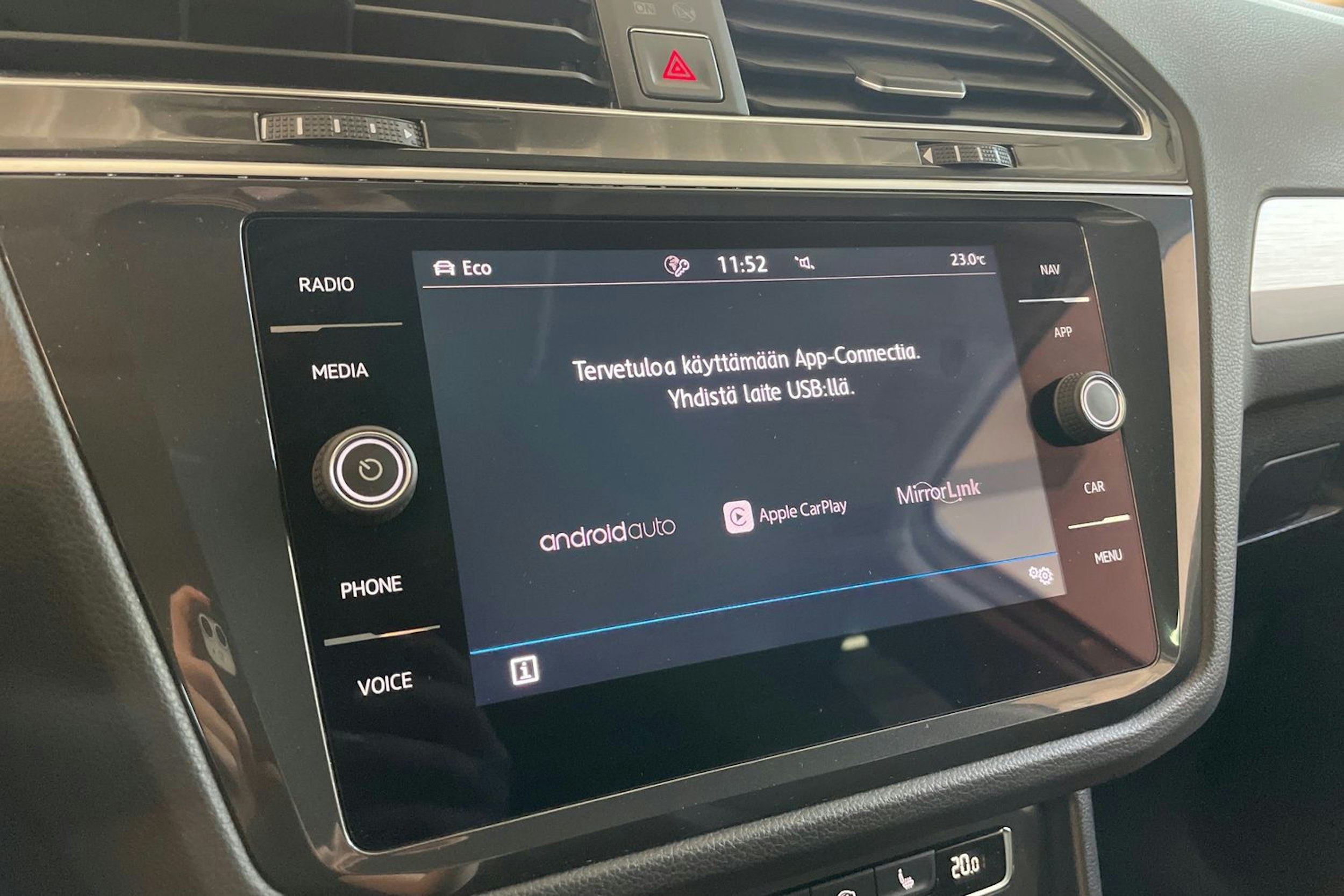valkoinen Volkswagen Tiguan 2018 kuva 23.