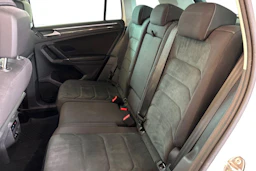 Valkoinen Volkswagen Tiguan 2018 kuva 11.