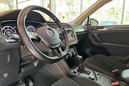 Valkoinen Volkswagen Tiguan 2018 kuva 19.