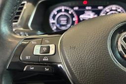 Valkoinen Volkswagen Tiguan 2018 kuva 21.