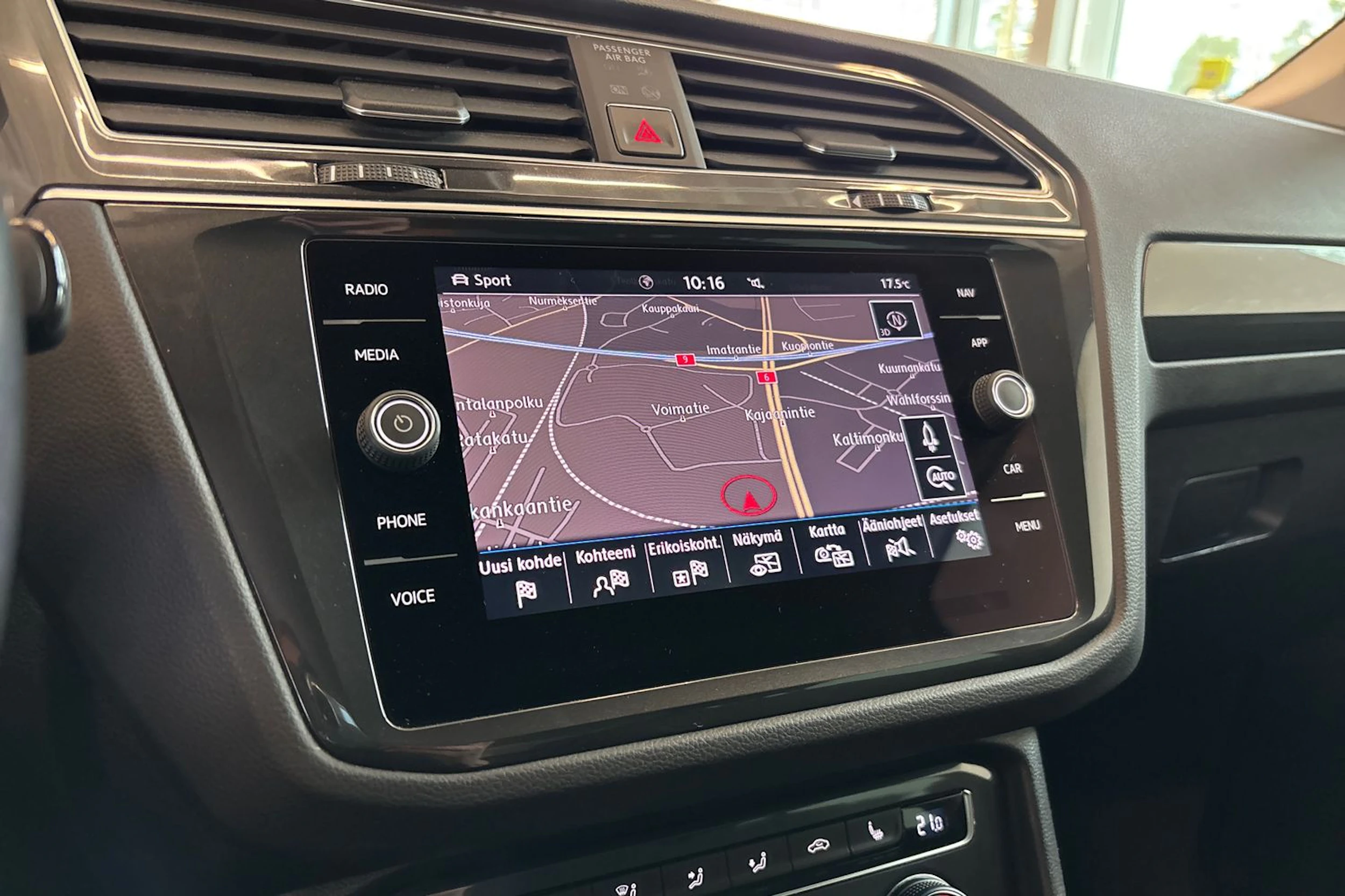 Valkoinen Volkswagen Tiguan 2018 kuva 23.