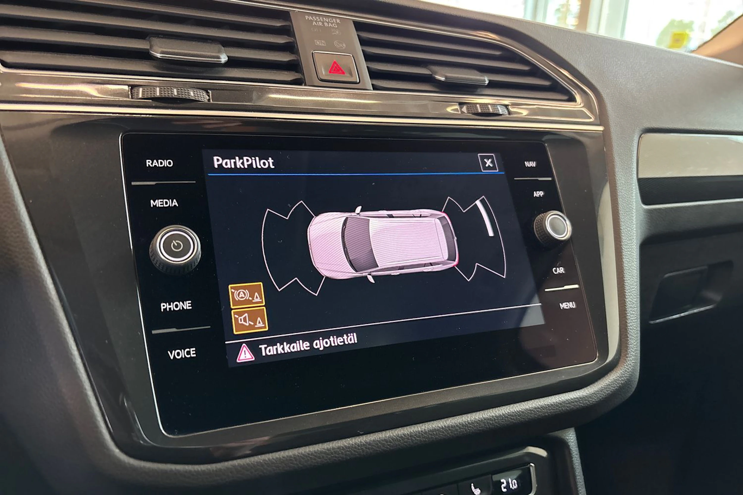 Valkoinen Volkswagen Tiguan 2018 kuva 25.
