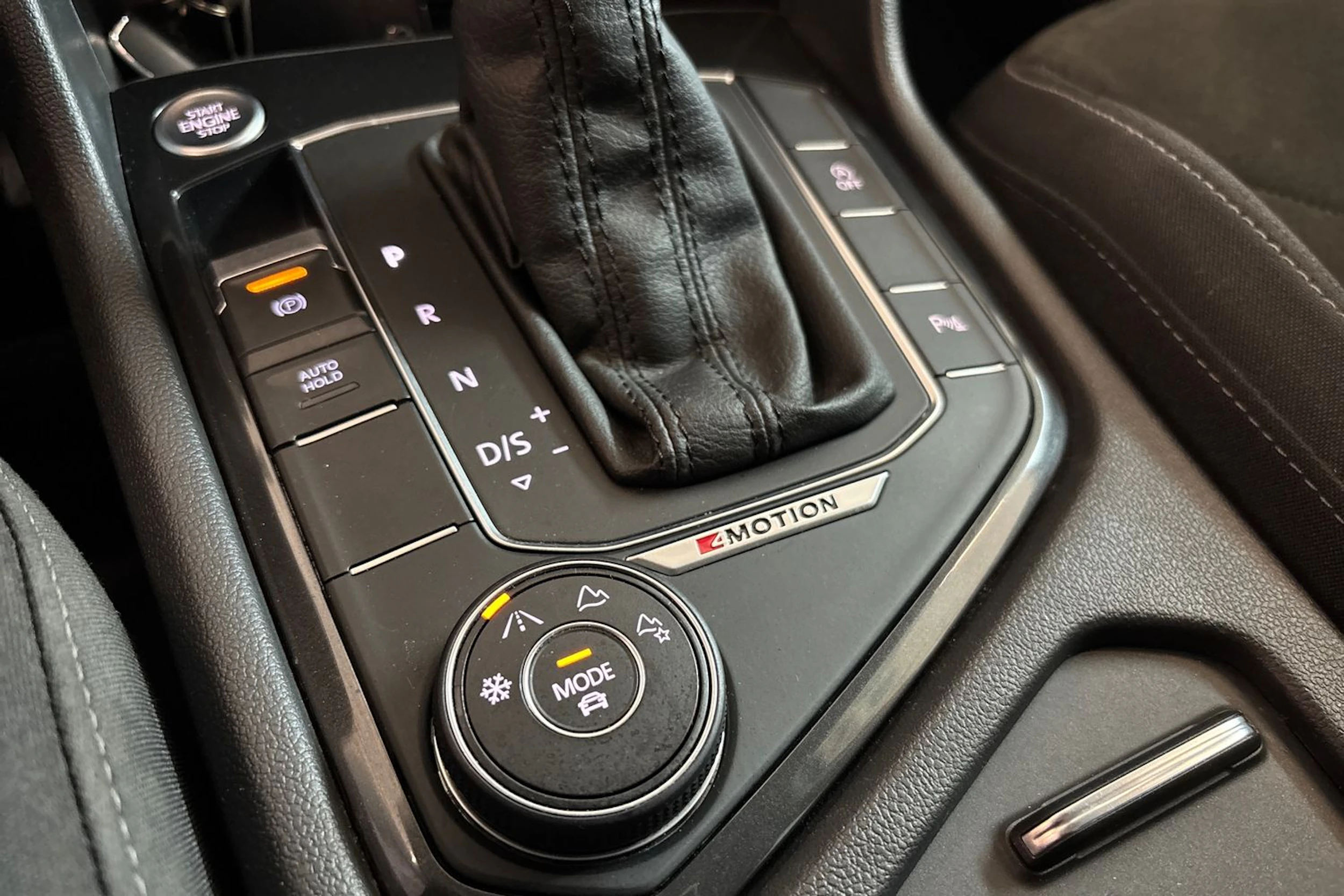 Valkoinen Volkswagen Tiguan 2018 kuva 27.