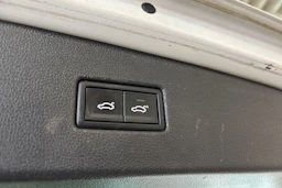 Valkoinen Volkswagen Tiguan 2018 kuva 30.