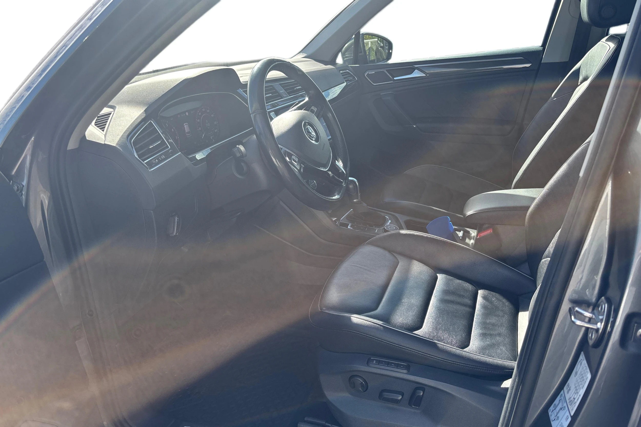 harmaa Volkswagen Tiguan 2018 kuva 3.