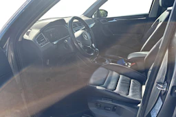 harmaa Volkswagen Tiguan 2018 kuva 3.