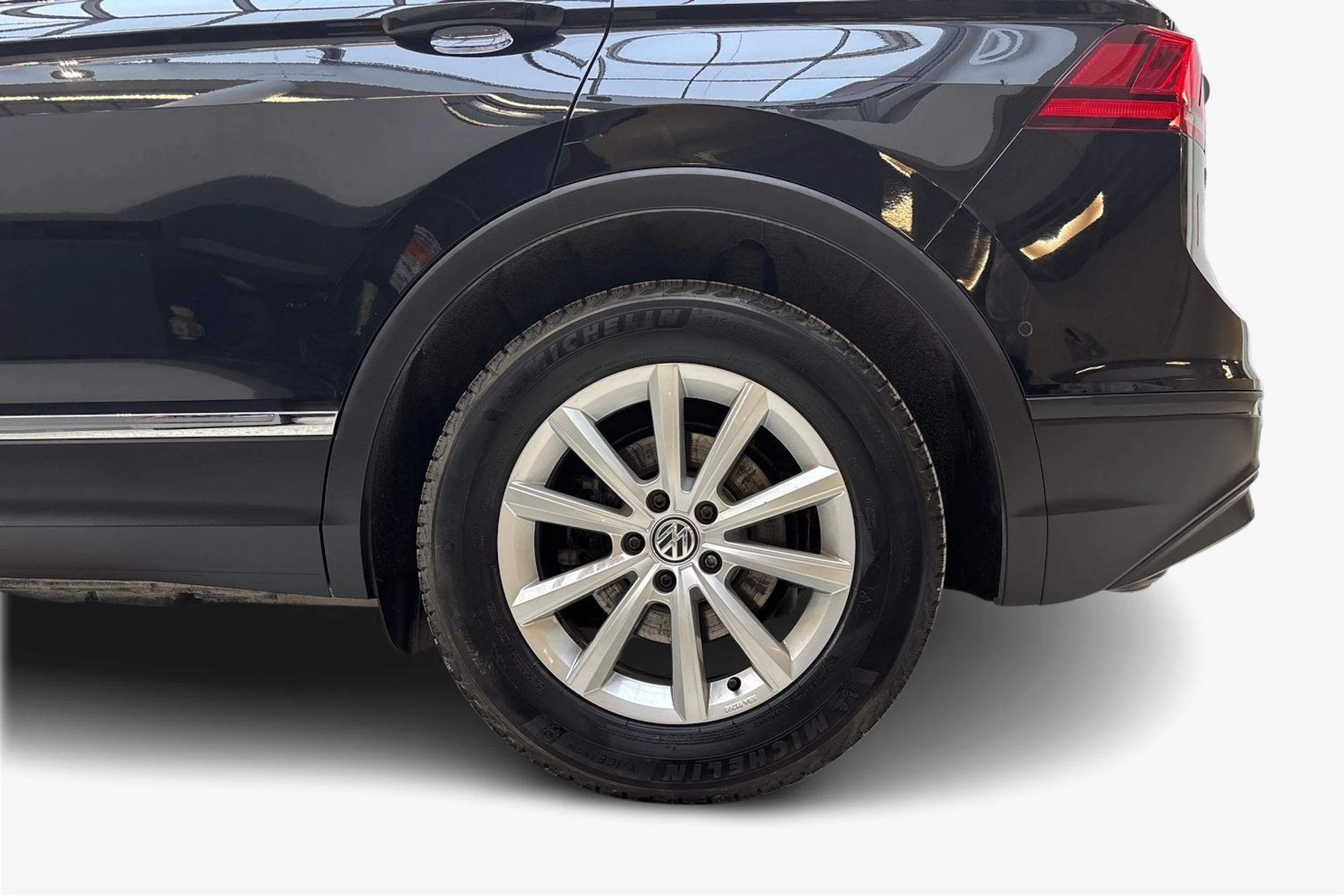 musta Volkswagen Tiguan 2018 kuva 9.