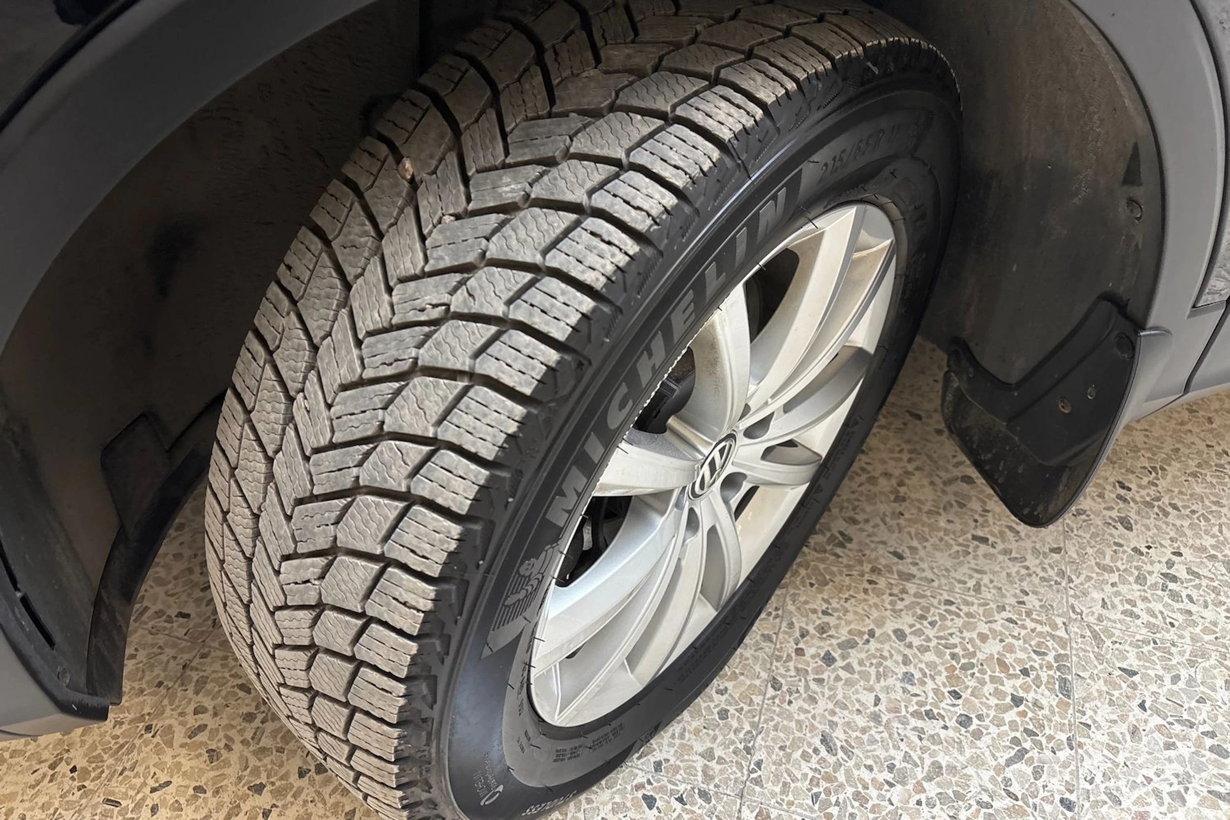 musta Volkswagen Tiguan 2018 kuva 10.