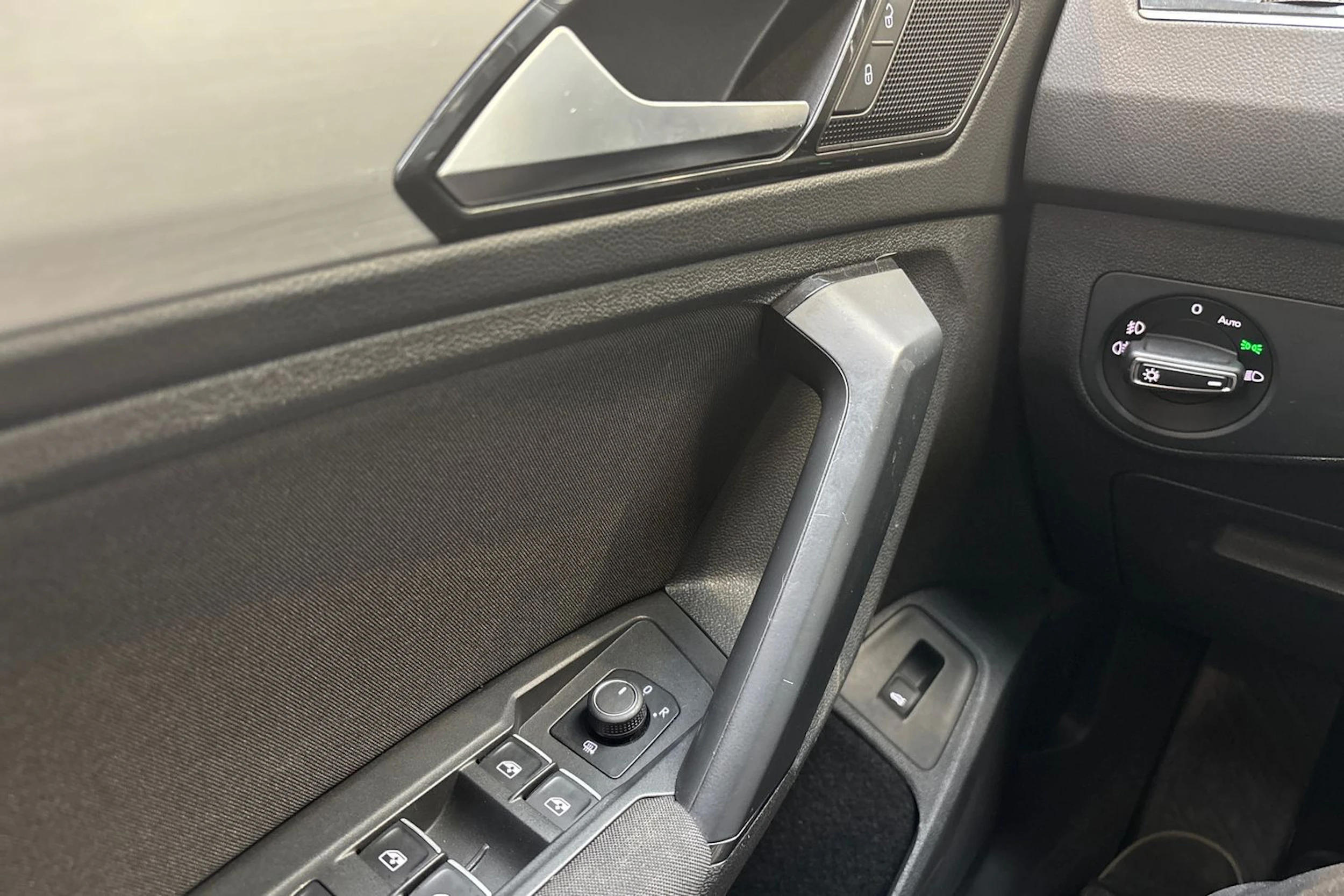 musta Volkswagen Tiguan 2018 kuva 16.