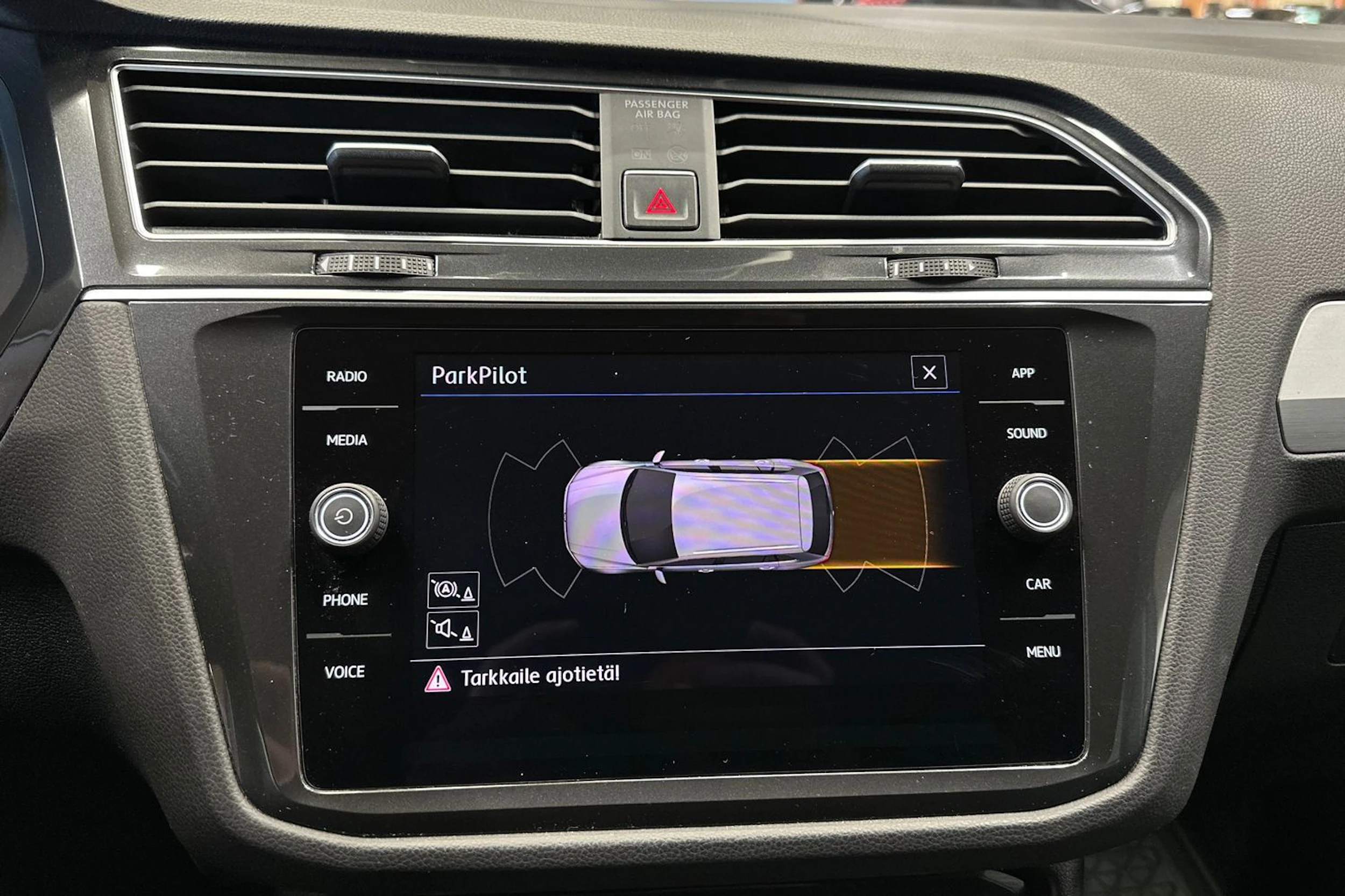 valkoinen Volkswagen Tiguan 2018 kuva 16.