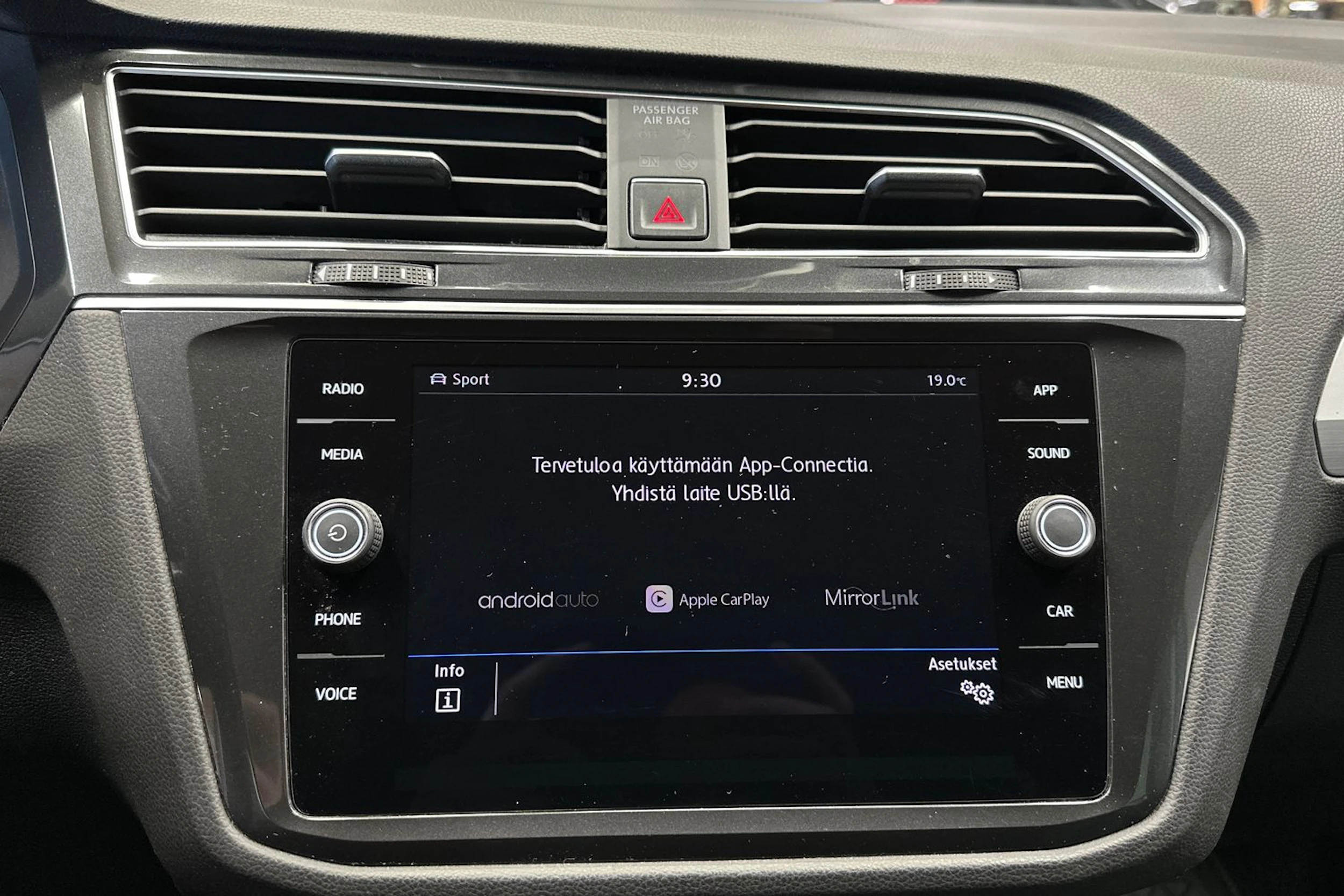 valkoinen Volkswagen Tiguan 2018 kuva 17.