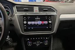 valkoinen Volkswagen Tiguan 2018 kuva 20.