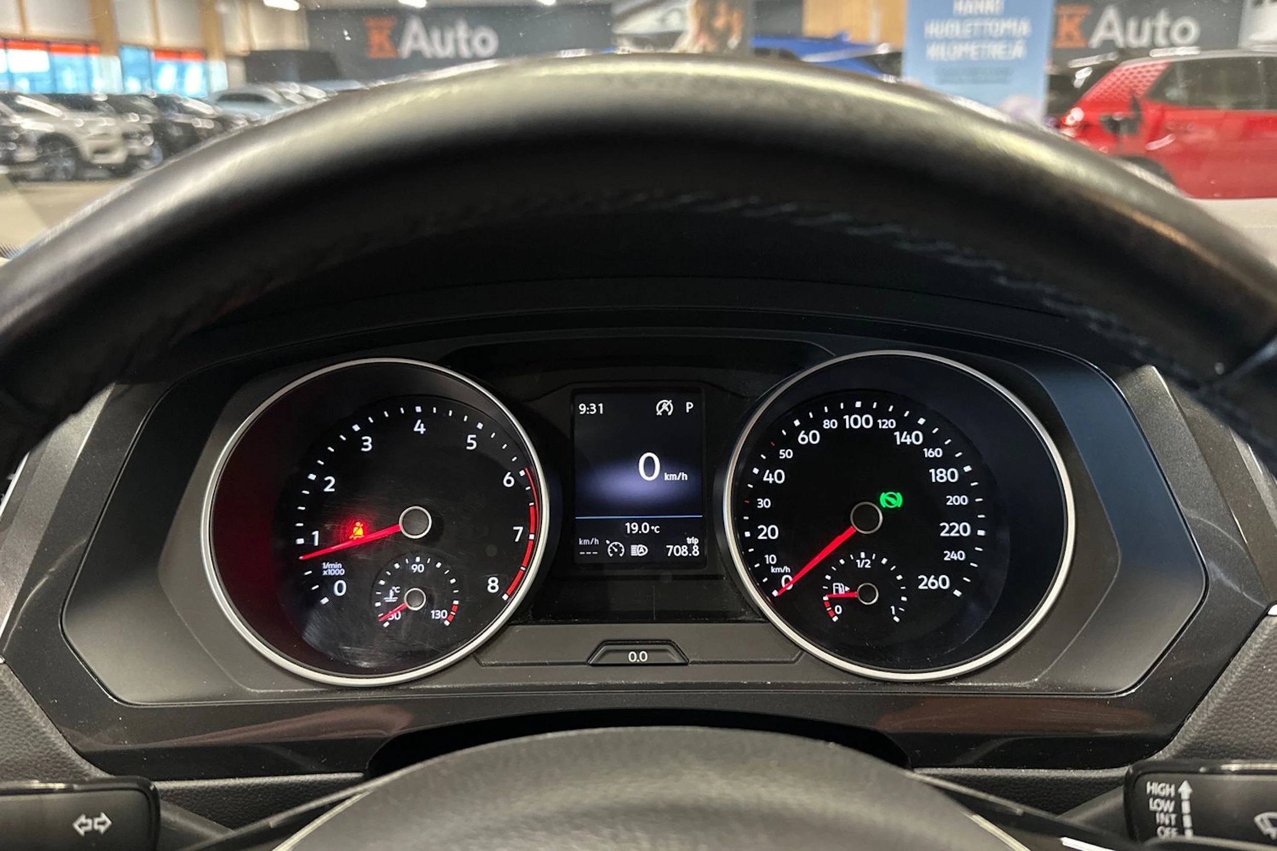 valkoinen Volkswagen Tiguan 2018 kuva 22.