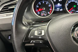 valkoinen Volkswagen Tiguan 2018 kuva 23.