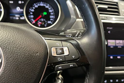 valkoinen Volkswagen Tiguan 2018 kuva 24.
