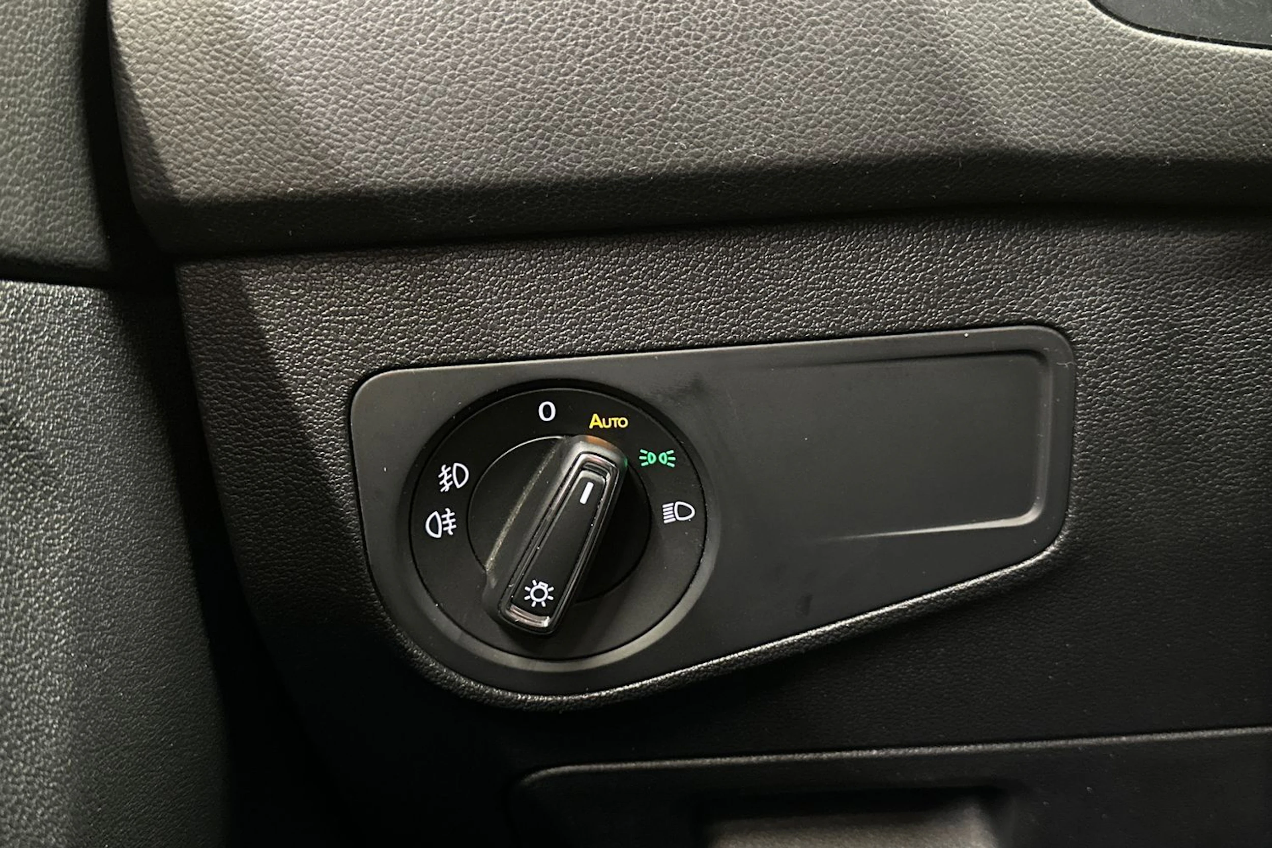 valkoinen Volkswagen Tiguan 2018 kuva 25.